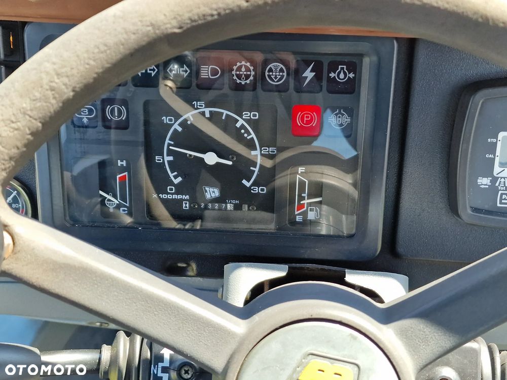 JCB Fastrac 155-65 - 24