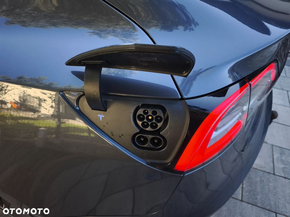 Tesla Model 3 Standard Reichweite Plus Hinterradantrieb - 29