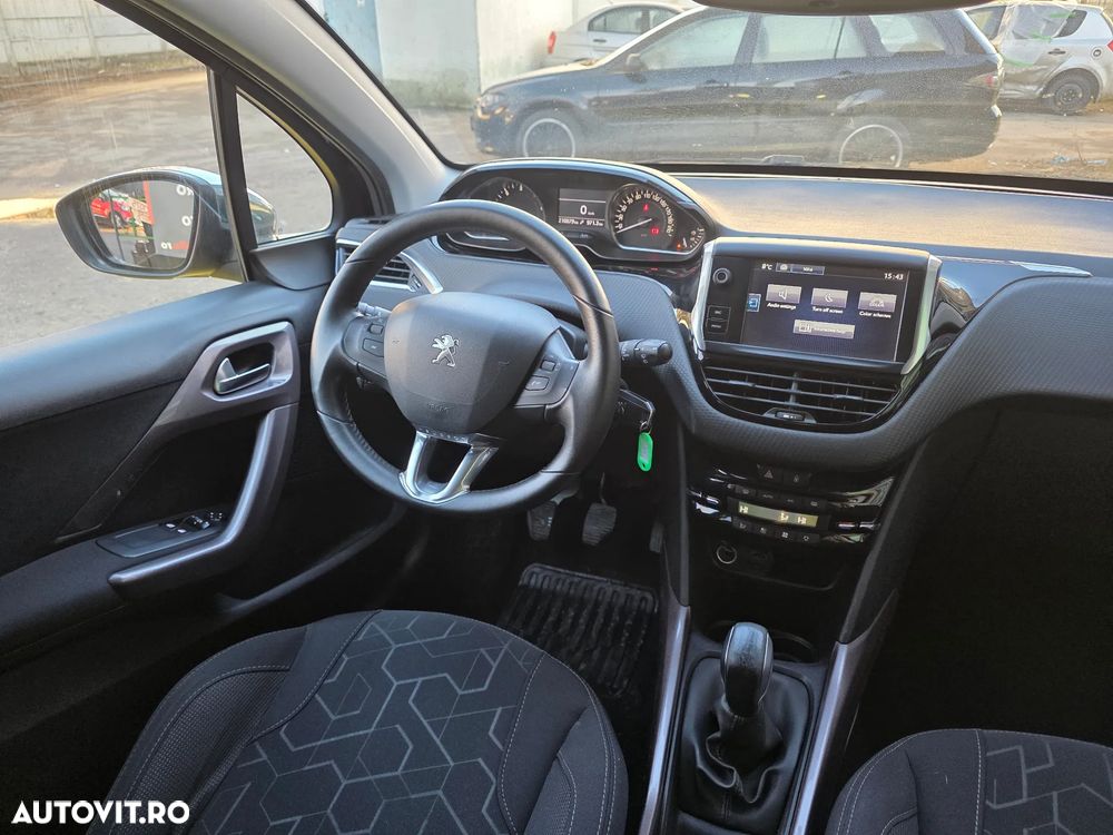 Peugeot 2008 BlueHDi 100 STOP & START Allure - 4