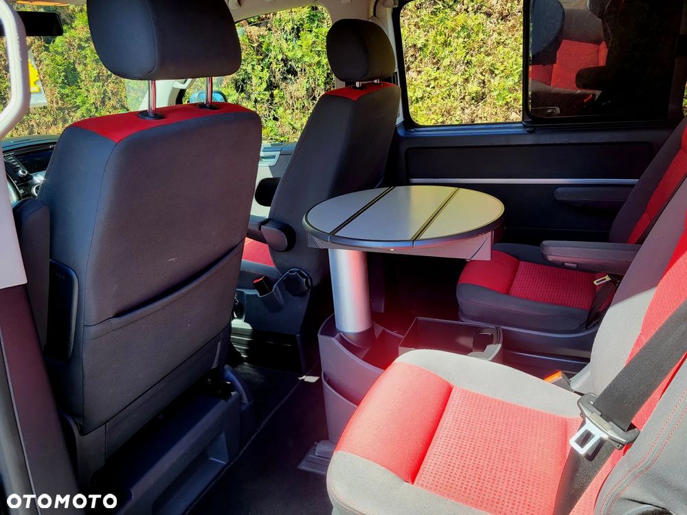 Volkswagen Multivan - 21