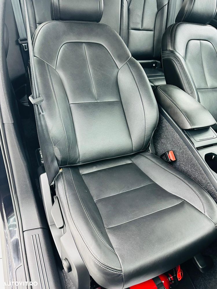 Volvo XC 40 T3 Geartronic Momentum Pro - 23