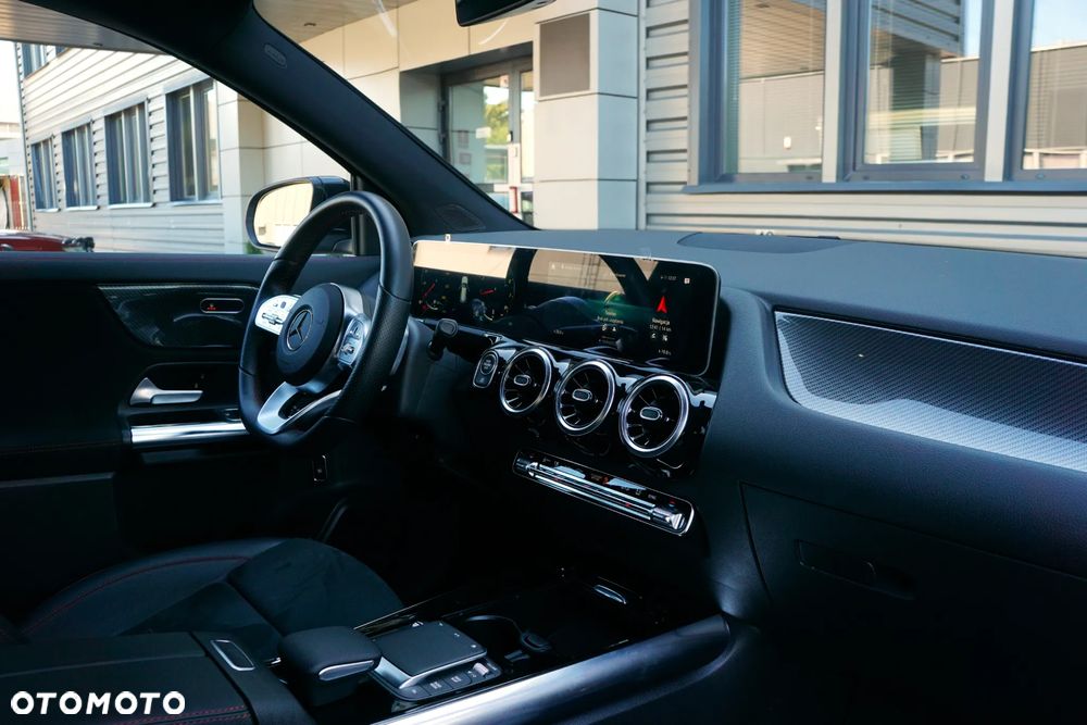 Mercedes-Benz GLA 200 AMG Line - 15