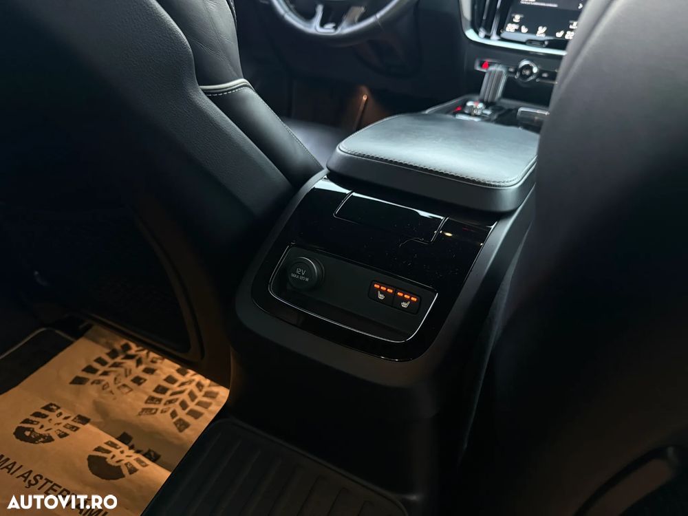 Volvo S60 T8 Recharge AWD Geartronic RDesign - 29