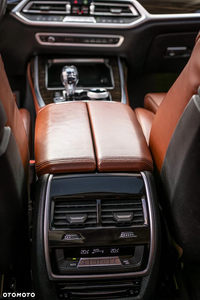 BMW X7 xDrive30d - 19