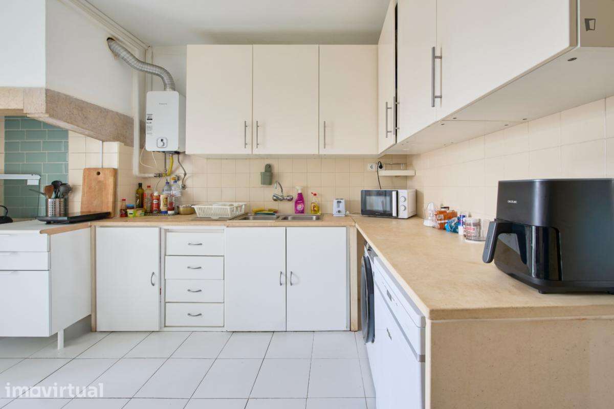 Quarto - localizado em Entrecampos Lisbon - Grande imagem: 4/36