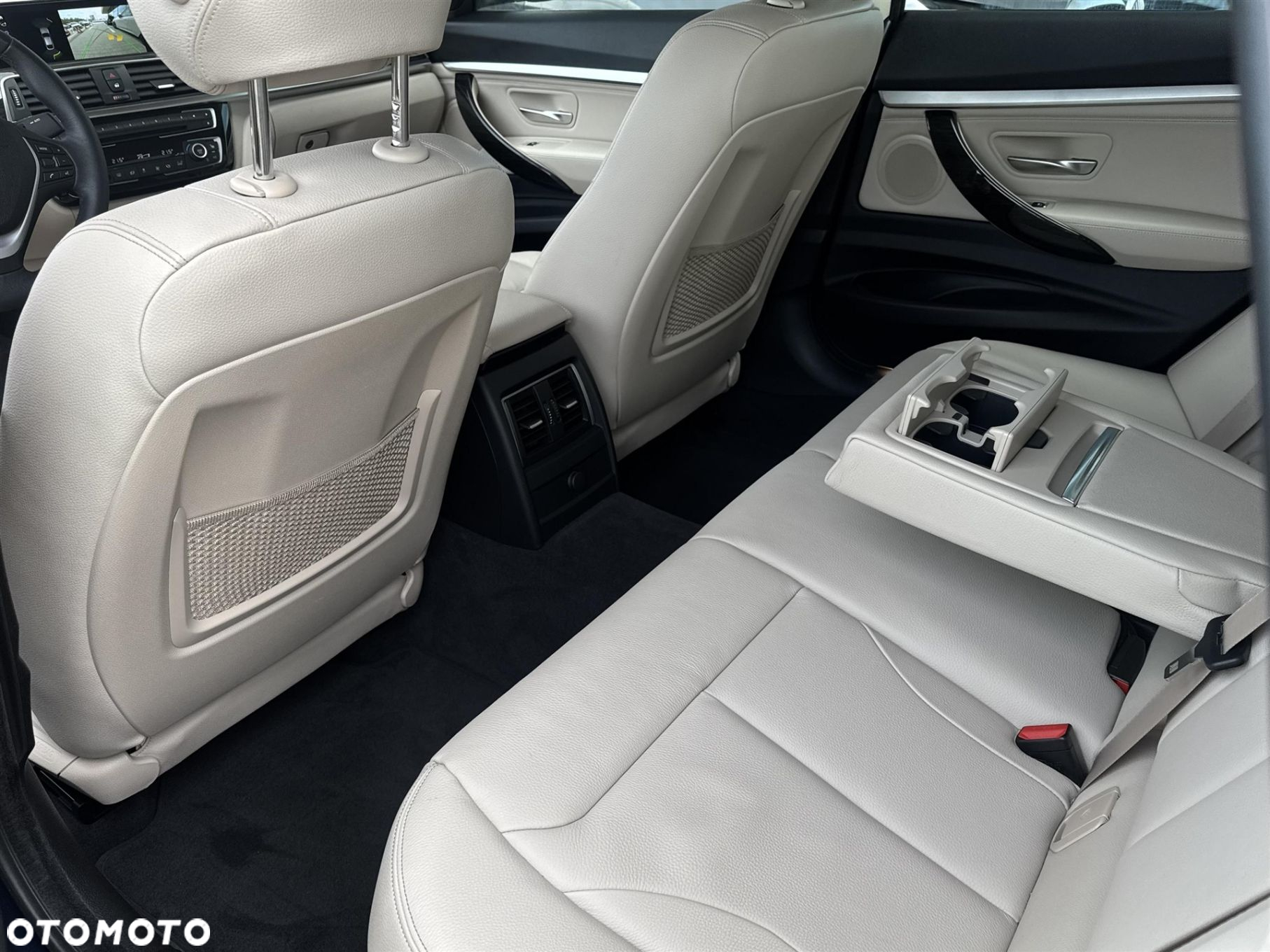BMW 3GT 330i xDrive - 22