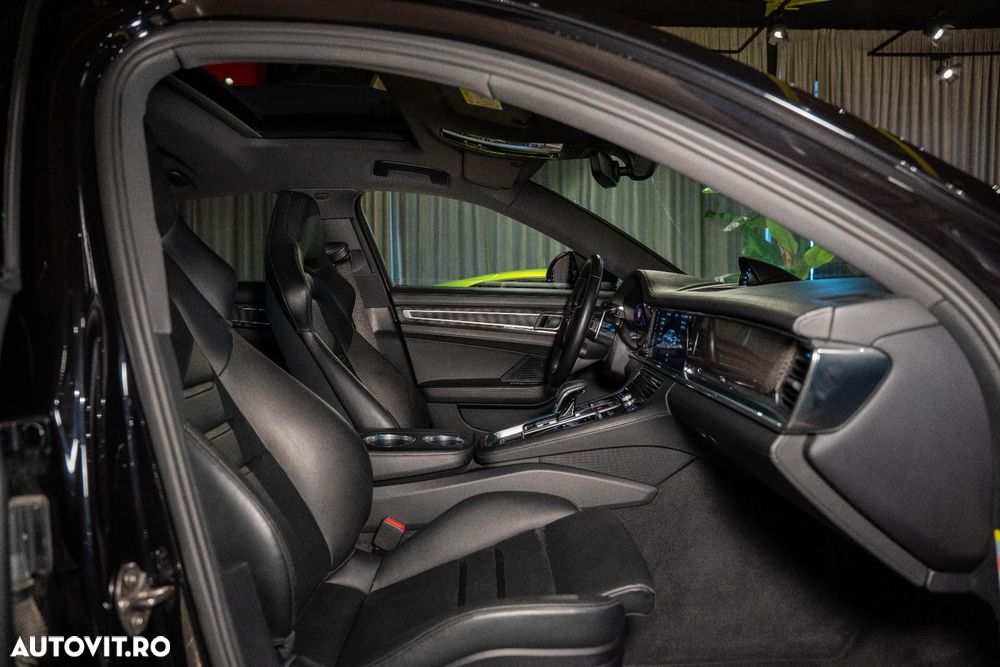 Porsche Panamera - 34