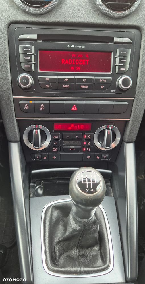 Audi A3 Sportback 1.6 TDI DPF Attraction - 7