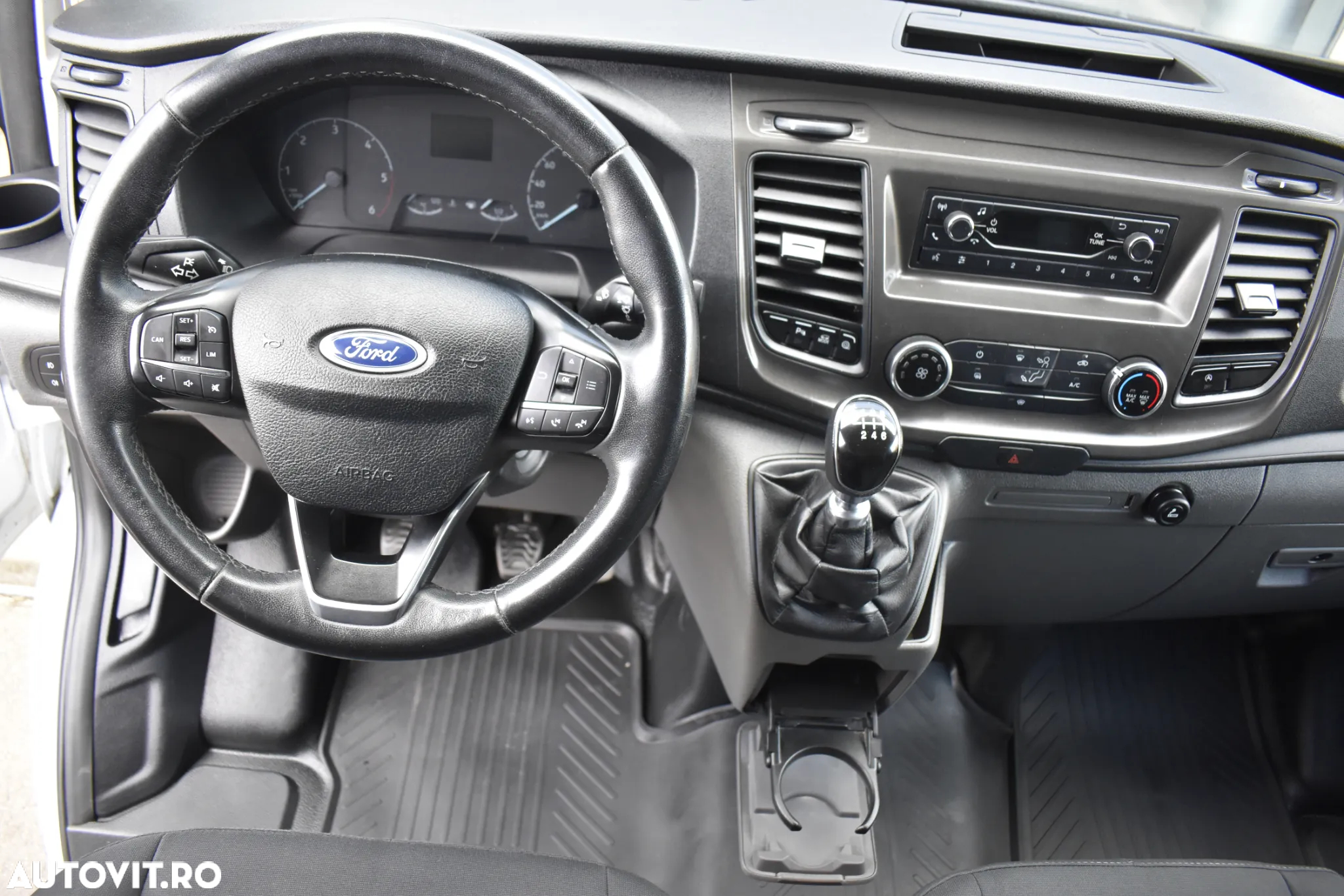Ford Transit Custom 300 L2H1 Trend Furgon - 11