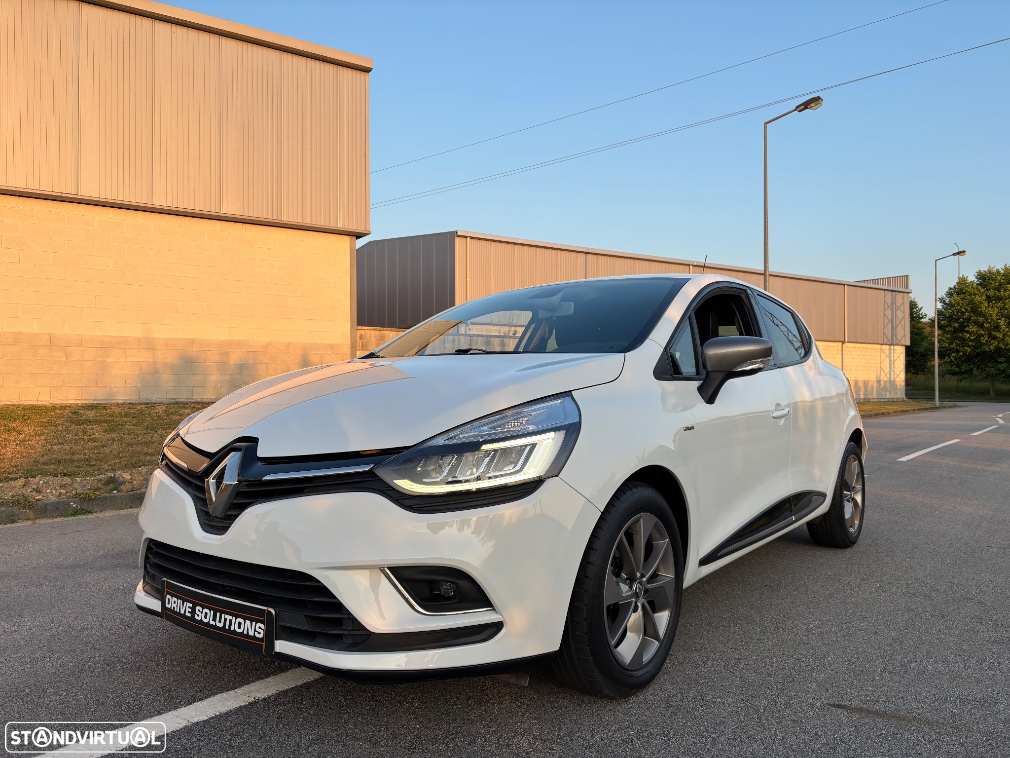 Renault Clio 0.9 TCe Limited Edition - 14