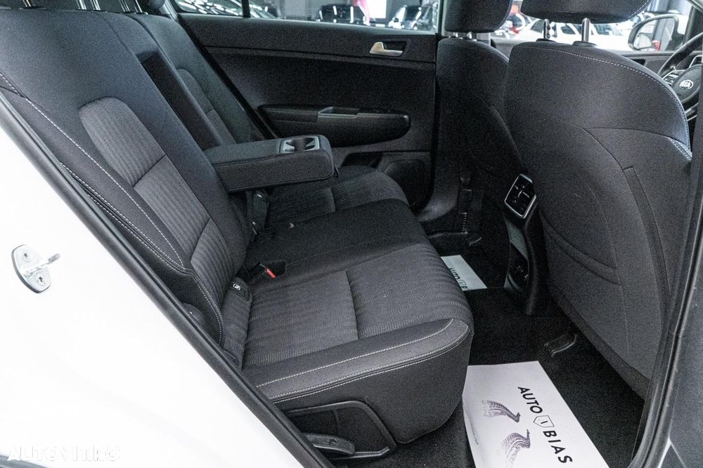 Kia Sportage 1.6 CRDI AWD Eco-Dynamics+ (48V M-H) DCT PLATINUM - 9