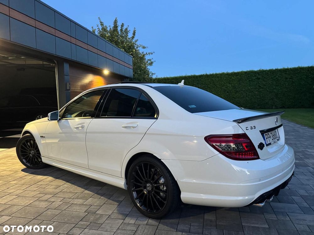 Mercedes-Benz Klasa C 63 AMG 7G-TRONIC Performance Plus SPORT EDITION - 4