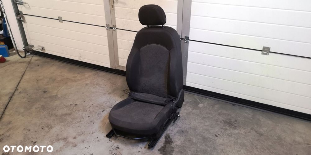 OPEL ADAM SIEDZENIE PASAŻERA EUROPA - 1