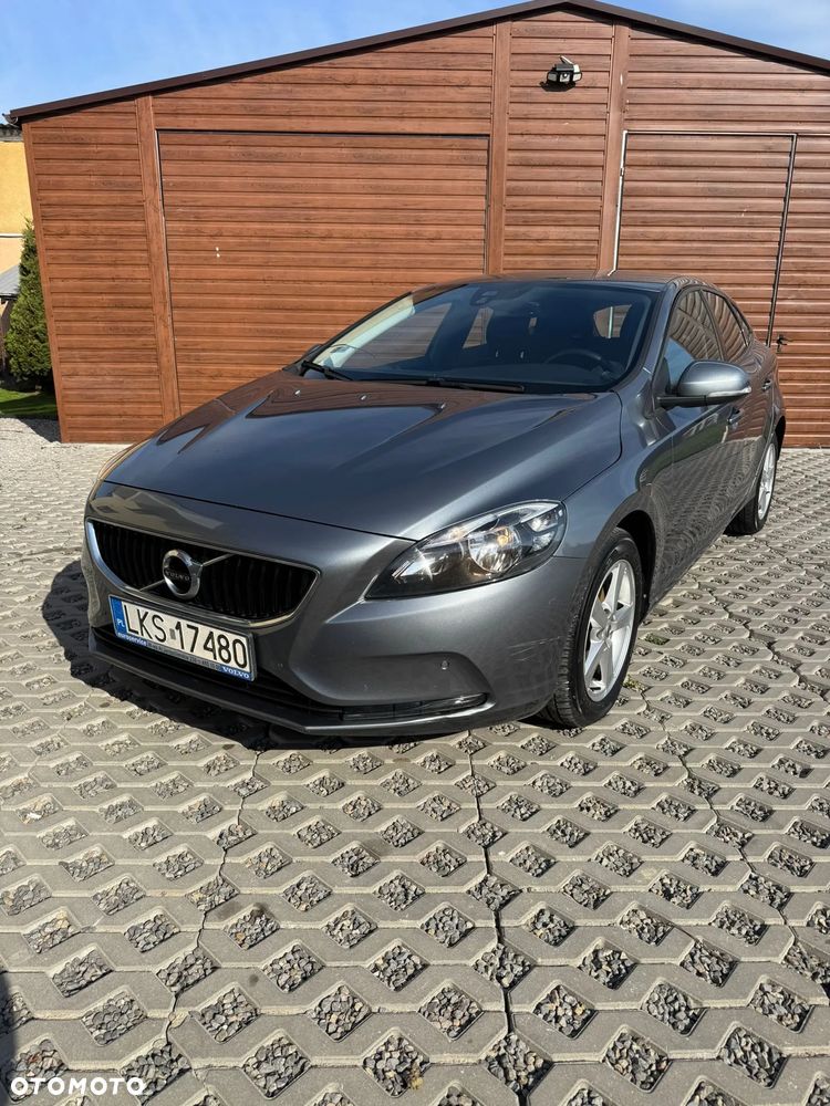 Volvo V40 T3 Drive-E Momentum - 1