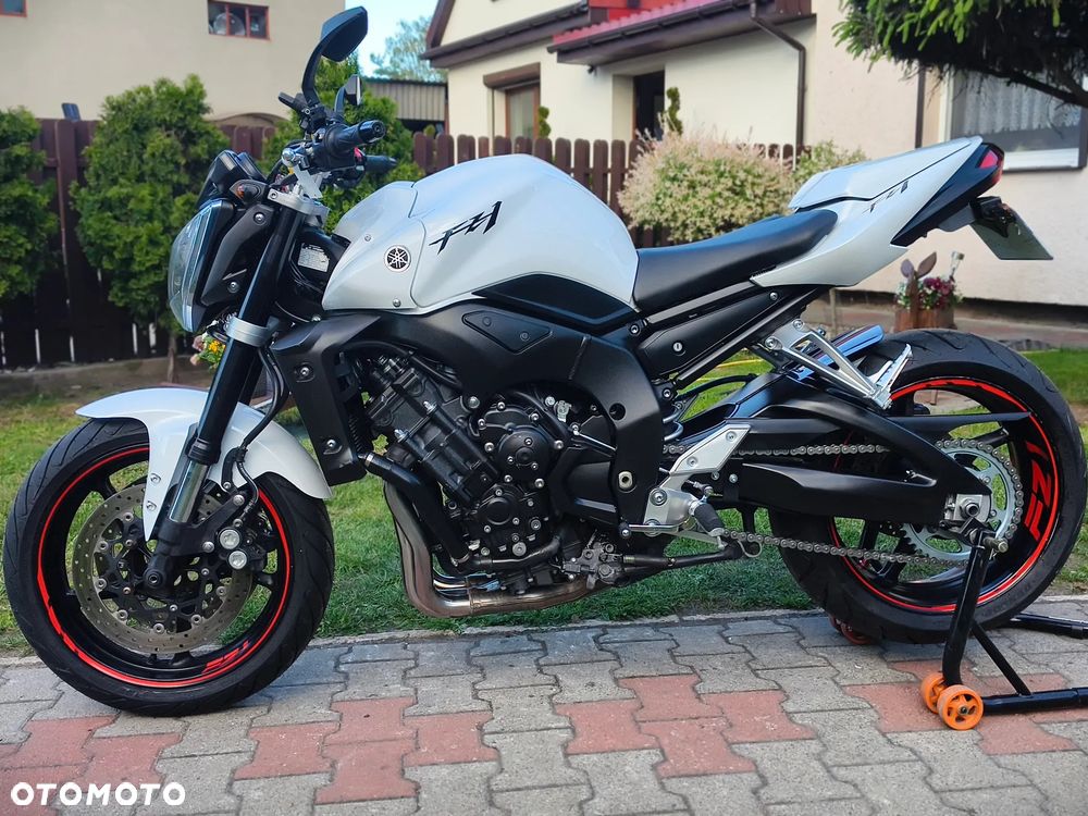 Yamaha FZ - 32