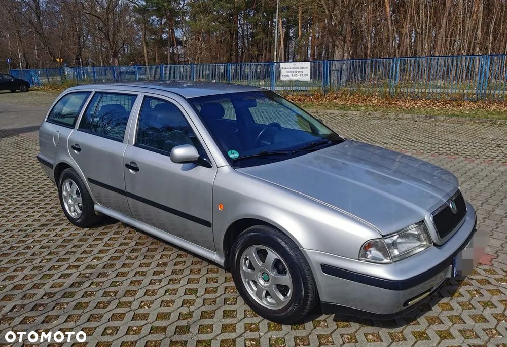 Skoda Octavia 1.8 T Combi Advance - 7