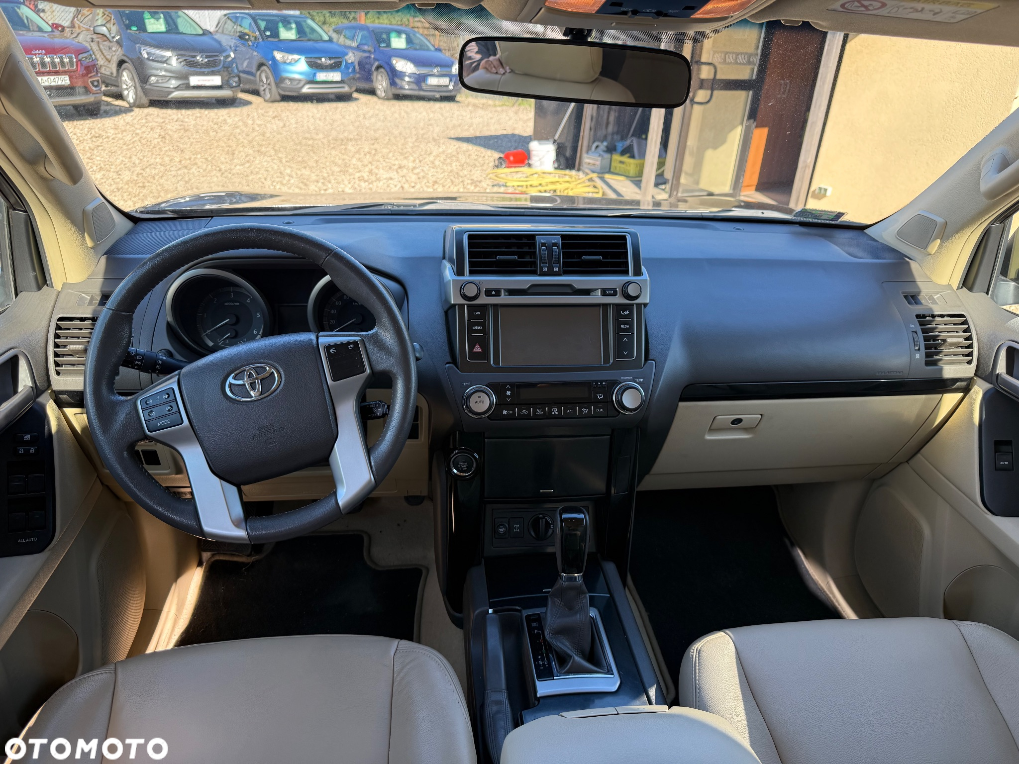Toyota Land Cruiser - 26