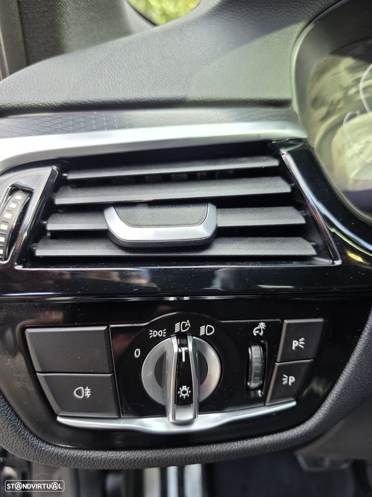 BMW 530 e Pack Desportivo M - 27