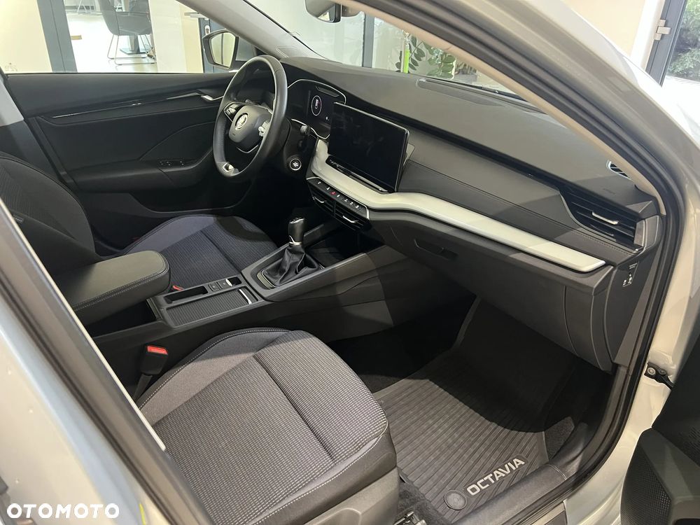 Skoda Octavia 1.5 TSI Selection - 11