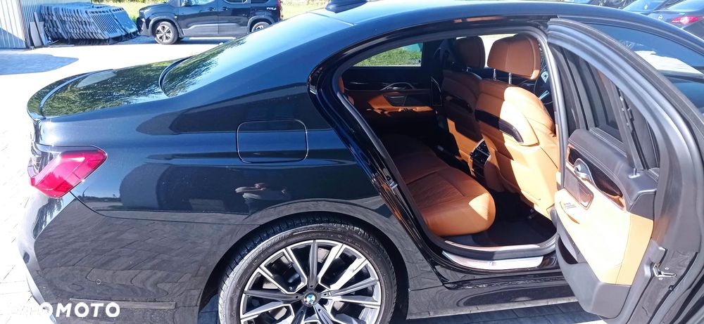 BMW Seria 7 750i xDrive - 3