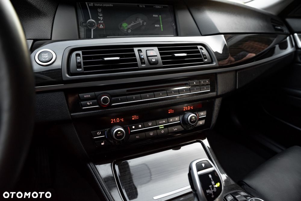 BMW Seria 5 520d Sport-Aut - 35