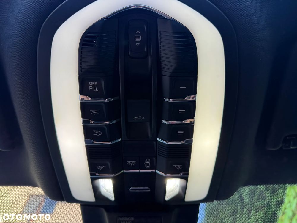 Porsche Macan Standard - 24