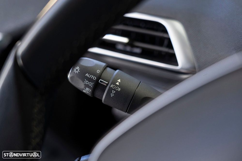 Peugeot 3008 1.5 BlueHDi Allure - 23