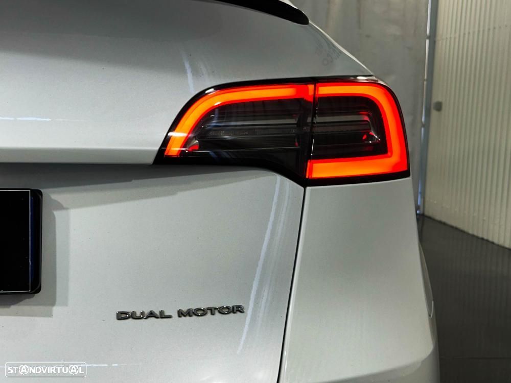 Tesla Model Y Long Range Dual Motor AWD - 56