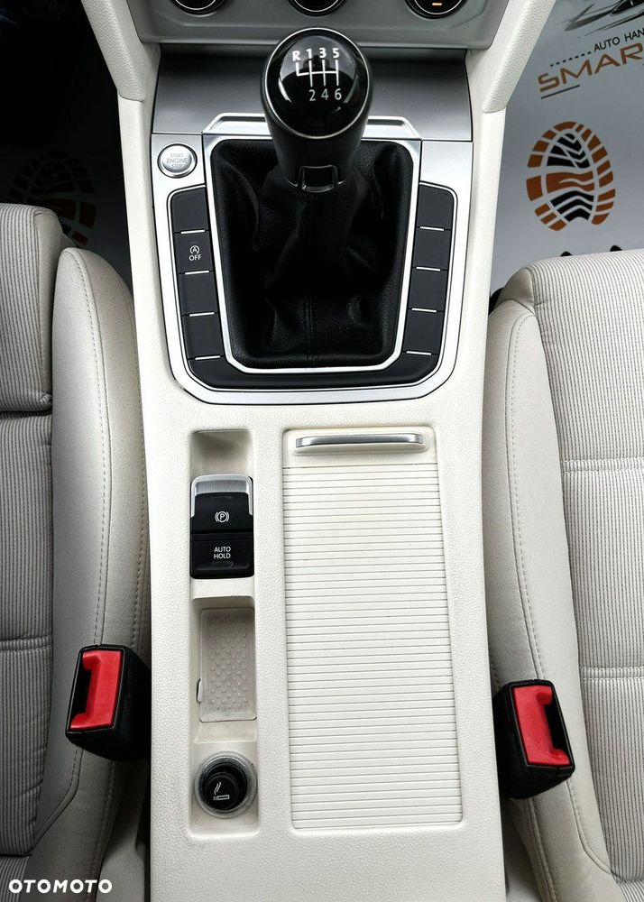 Volkswagen Passat - 27