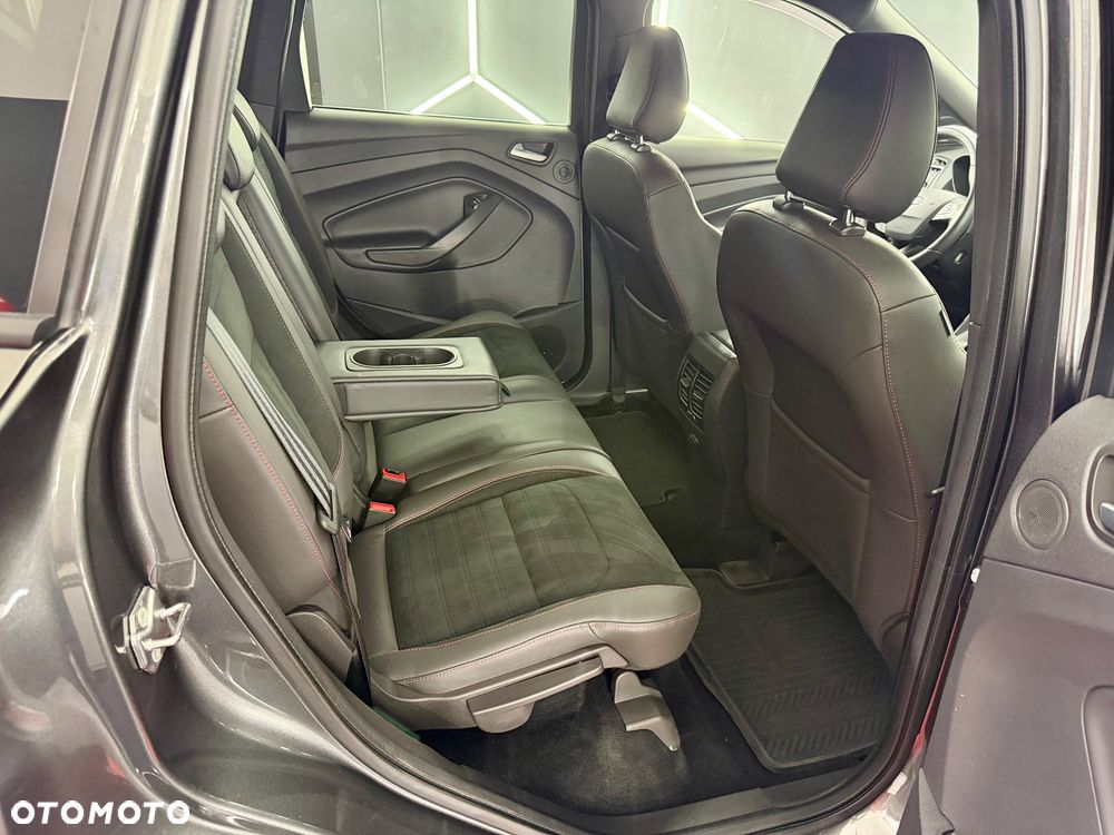 Ford Kuga 1.5 EcoBoost 2x4 ST-Line - 18