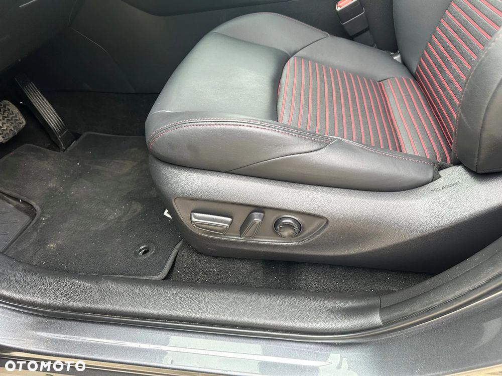 Suzuki Across PLUG-IN HYBRID - 12