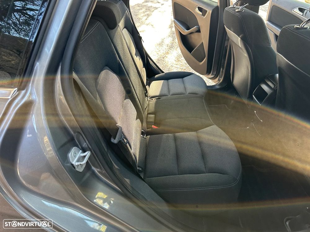 Mercedes-Benz B 180 - 22