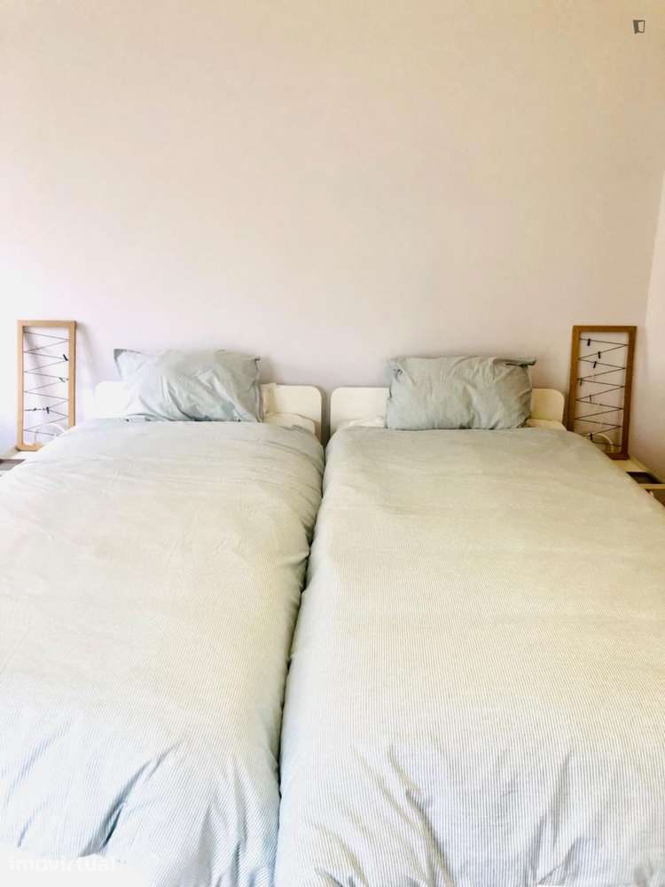 Quarto - localizado em Alameda Lisbon - Grande imagem: 2/13
