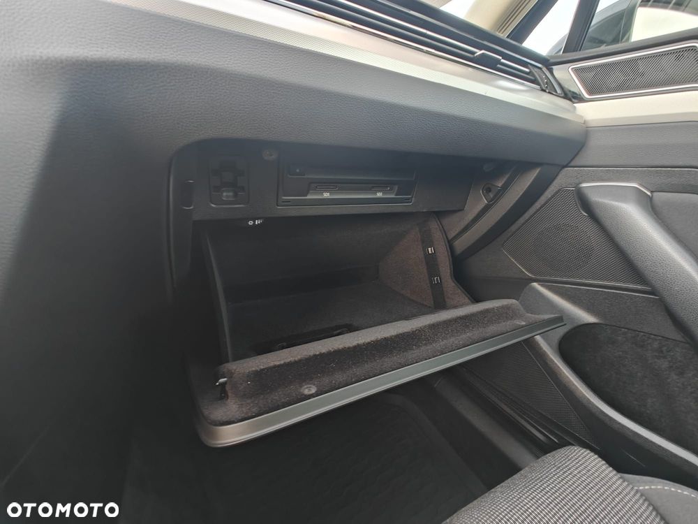 Volkswagen Passat Variant - 25