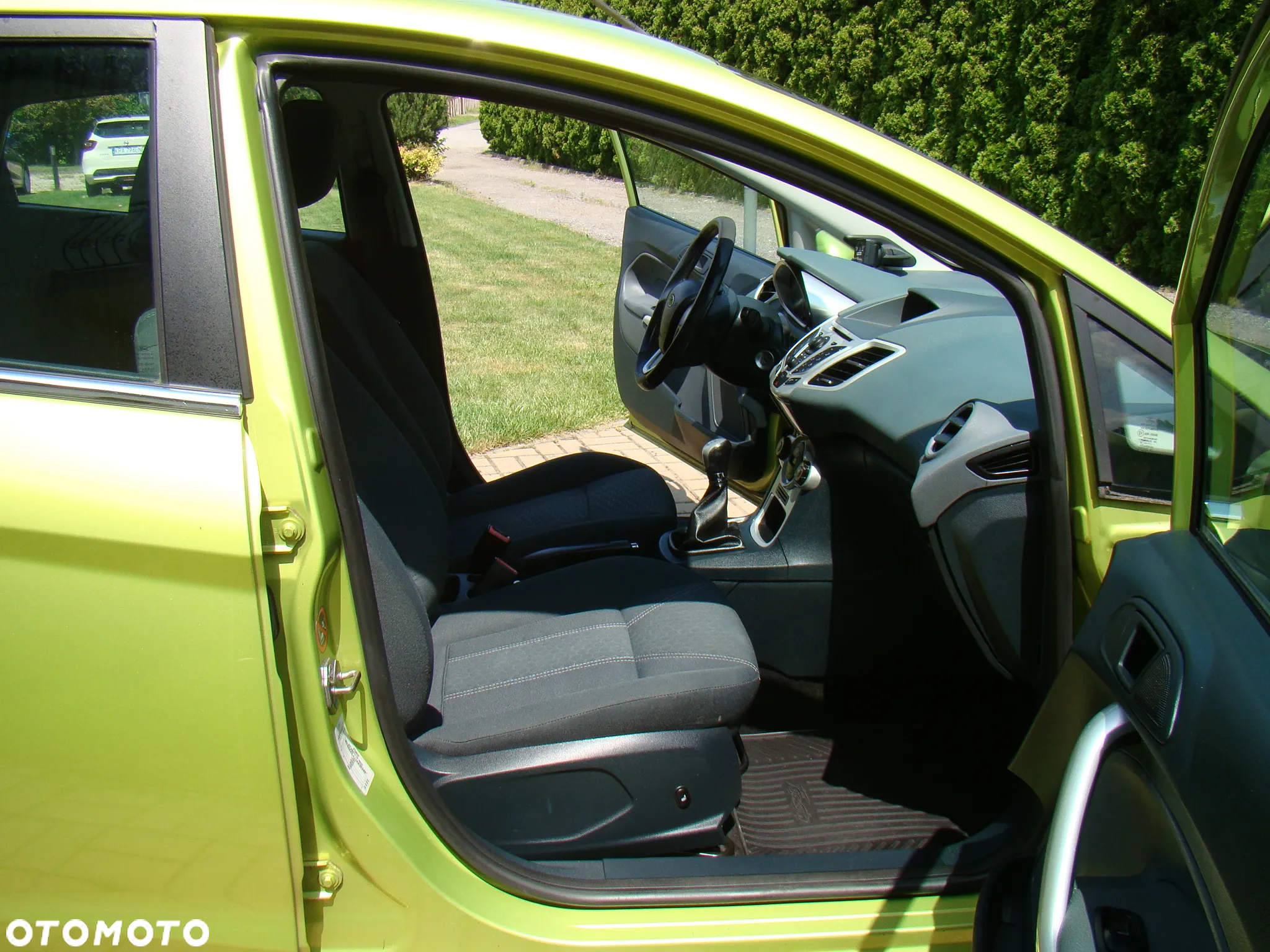 Ford Fiesta - 25