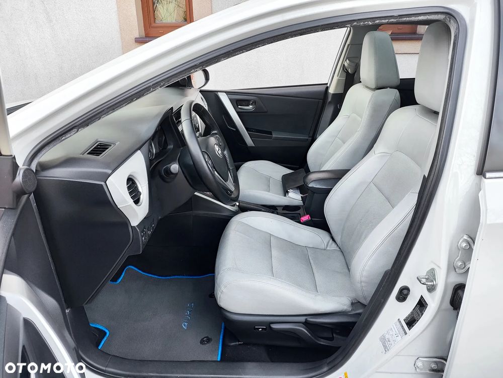 Toyota Auris 1.8 HSD Prestige NAVI - 7