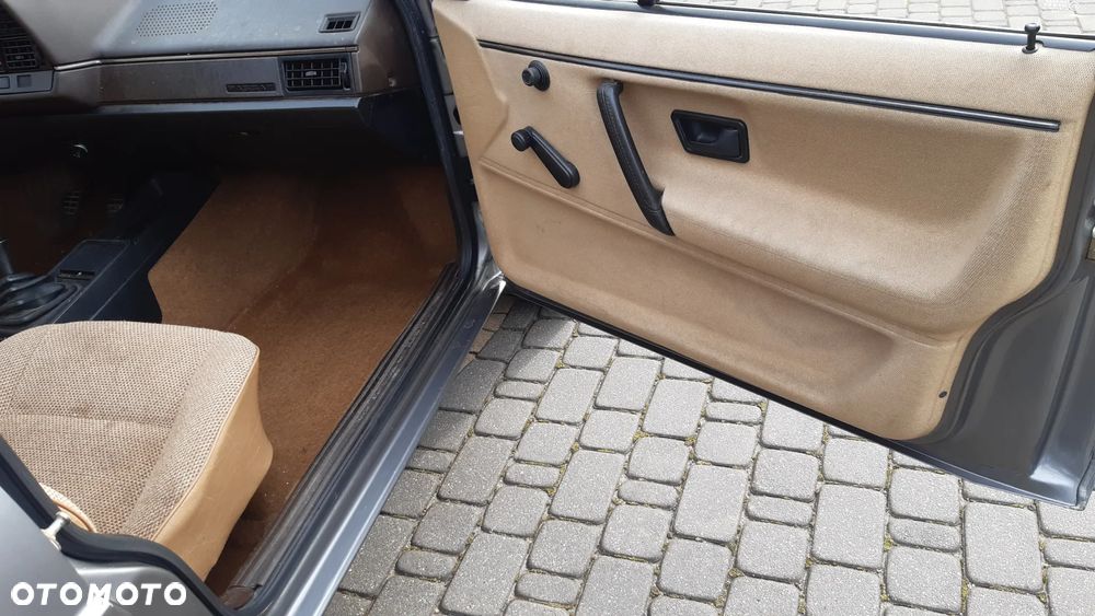 Volkswagen Passat 1.8 GL - 20