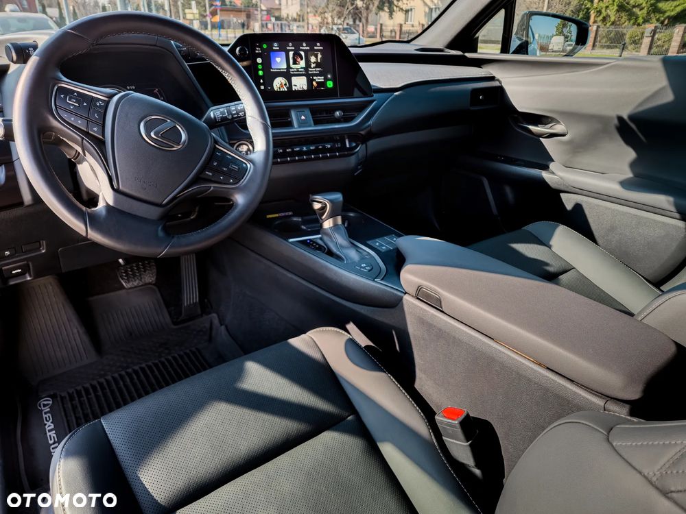 Lexus UX 250h F SPORT - 11