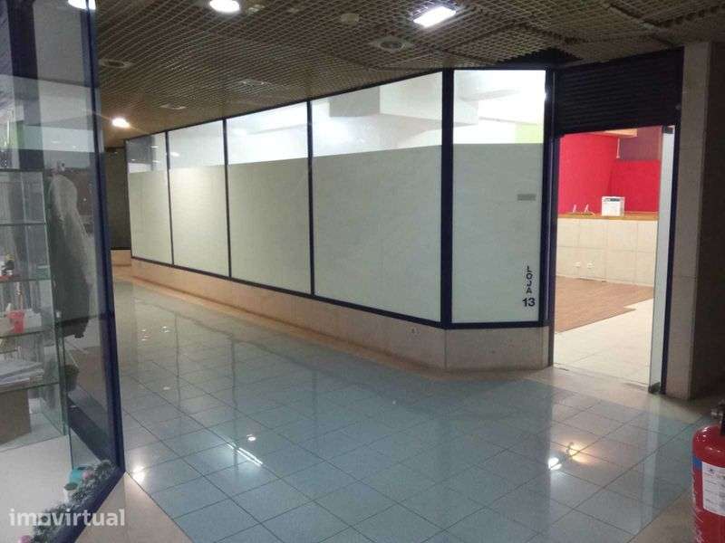 Loja 80m2 junto à estação de Comboios de Espinho - Grande imagem: 5/5