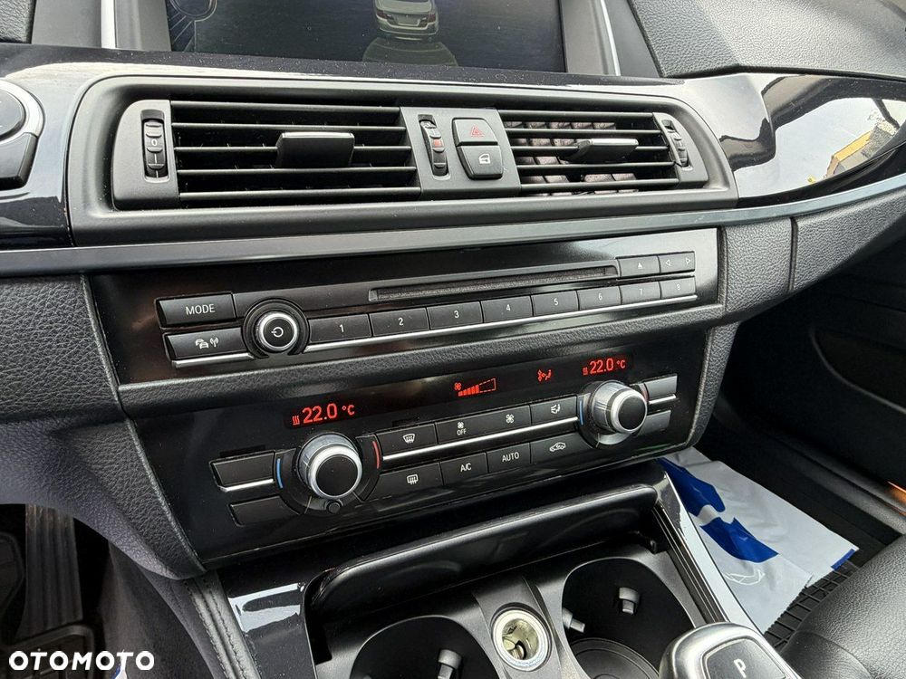 BMW Seria 5 525d Sport-Aut - 27