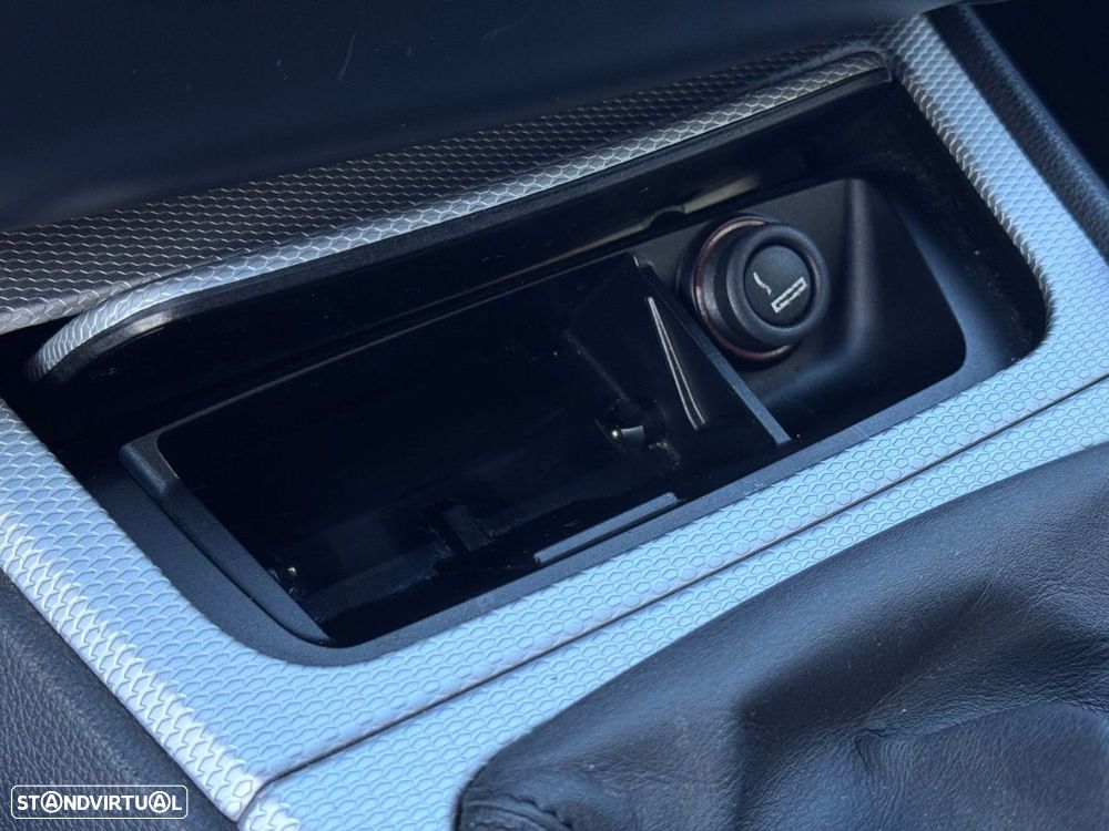 BMW 118 d Pack M - 14
