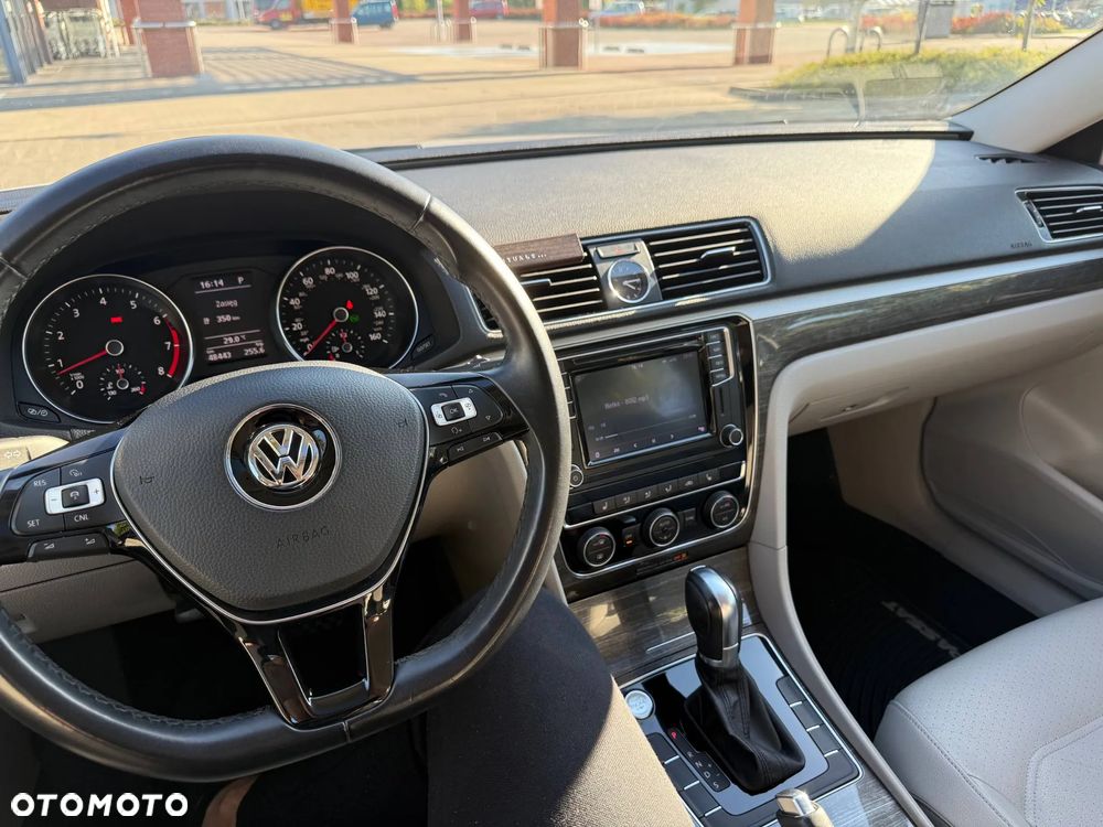 Volkswagen Passat 1.8 TSI (BlueMotion Technology) DSG Highline - 15