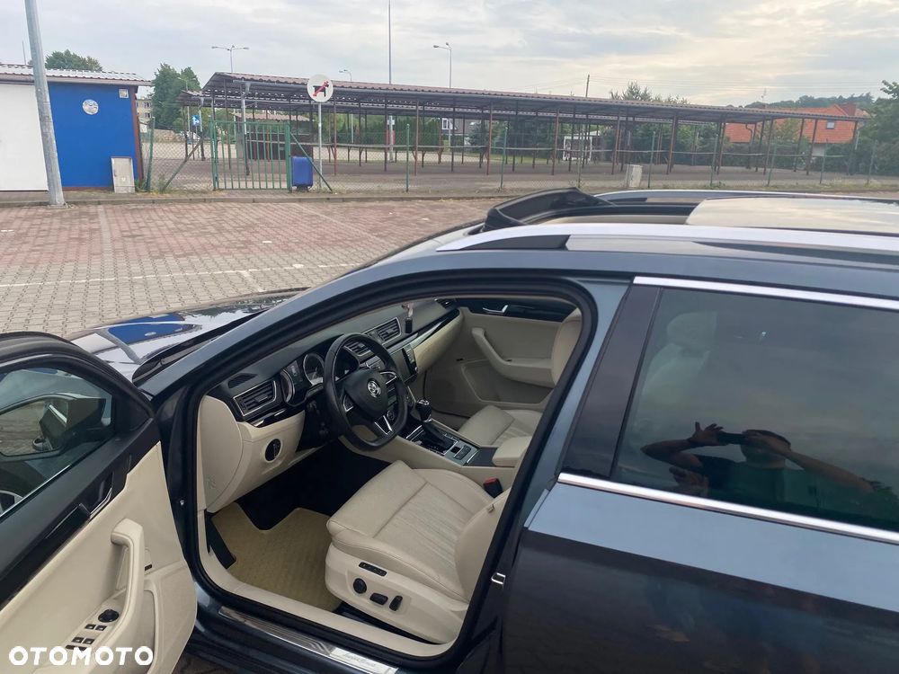 Skoda Superb 2.0 TDI 4x4 L&K DSG - 11