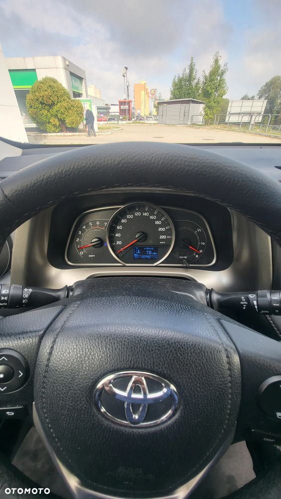 Toyota RAV4 2.0 D-4D Premium - 8