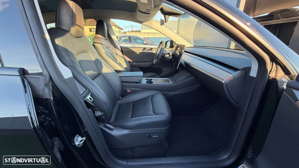 Tesla Model Y Performance Tração Integral - 22