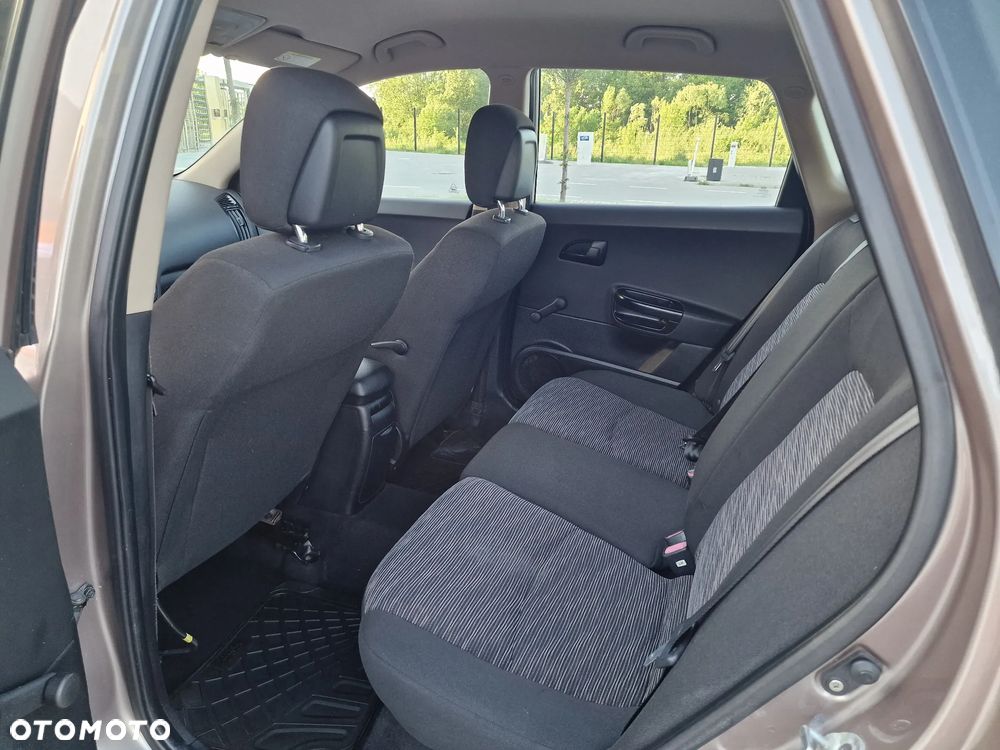 Kia Ceed - 13