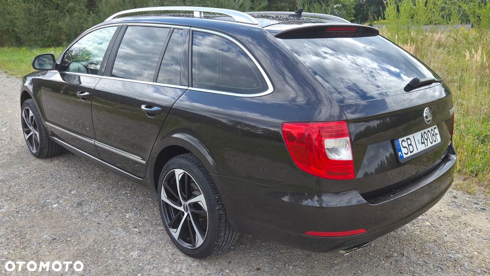 Skoda Superb 2.0 TDI 4x4 Elegance Outdoor DSG - 5