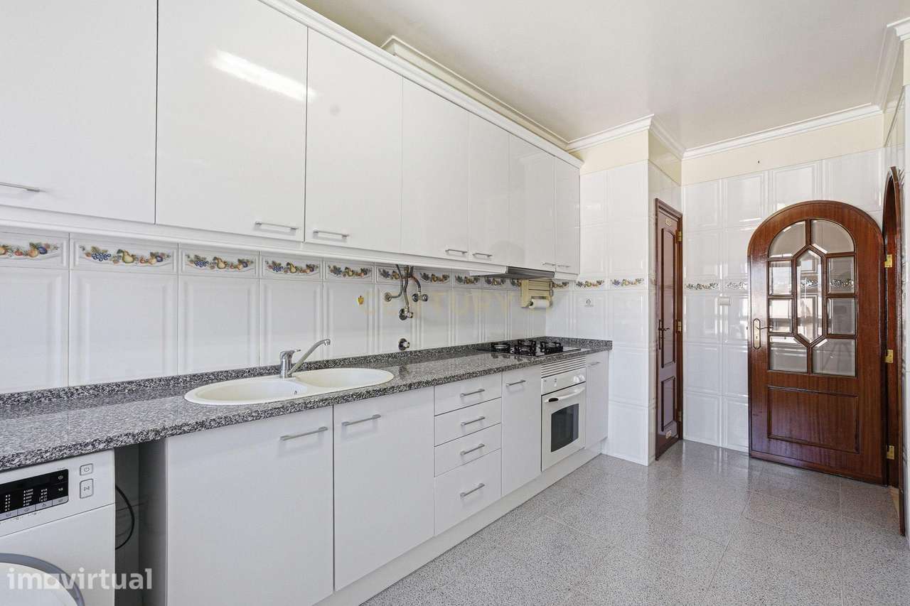 Apartamento T1 com Parqueamento e Arrecadação | Ramada, Odivelas - Grande imagem: 3/27
