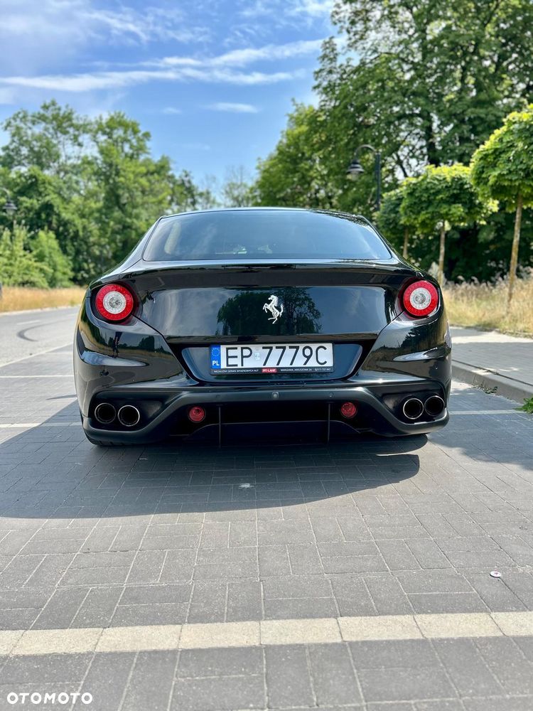 Ferrari FF - 18