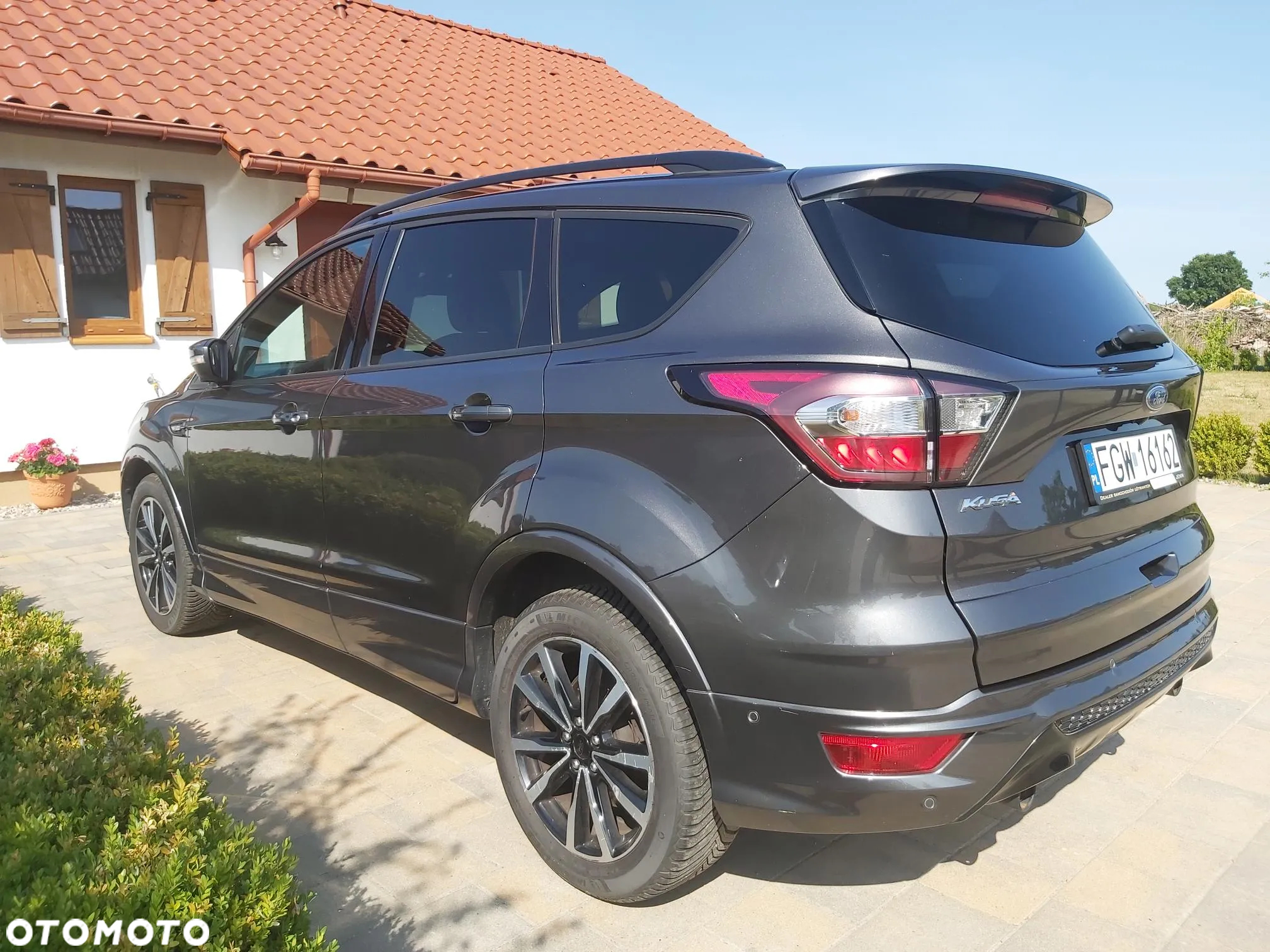 Ford Kuga 2.0 TDCi 2x4 ST-Line - 6